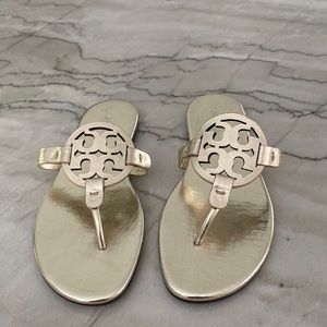 NEW Tory Burch sandal Gold size 8